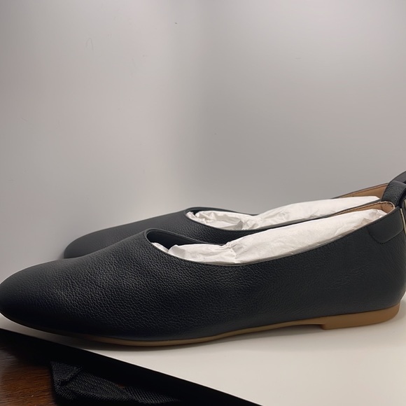 Everlane The Italian Leather Day Glove flats. Like new - Picture 3 of 6